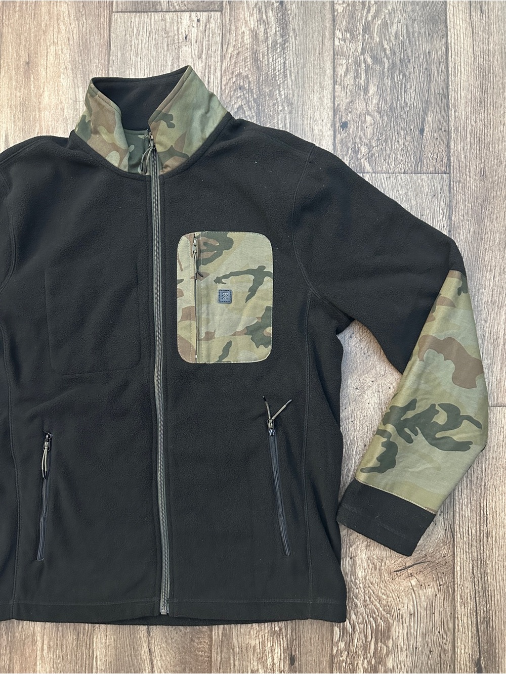 Roark Fleece Full Zip Adventure Hiking Jacket Men’s Size M Black Camo